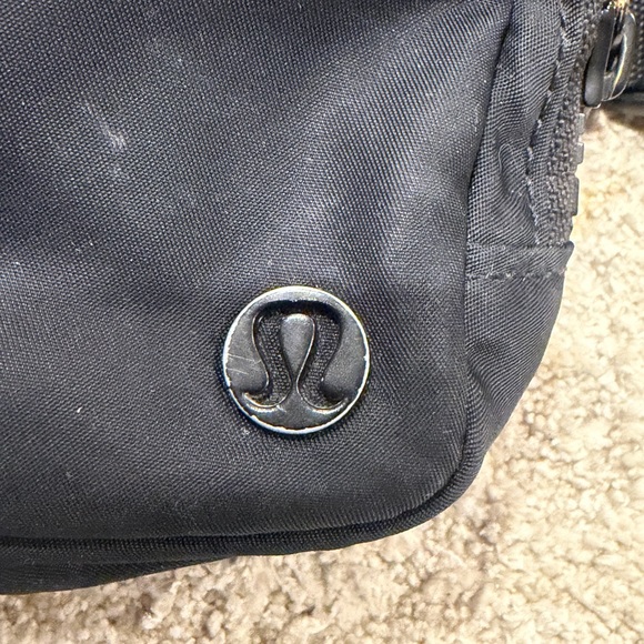 lululemon athletica everywhere belt bag 1L - Picture 7 of 9